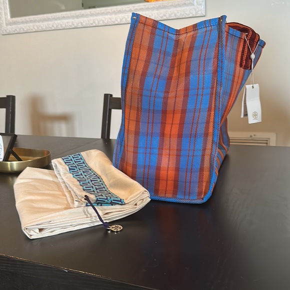 Tory Burch Ella Mesh Market Tote - Picture 2 of 4